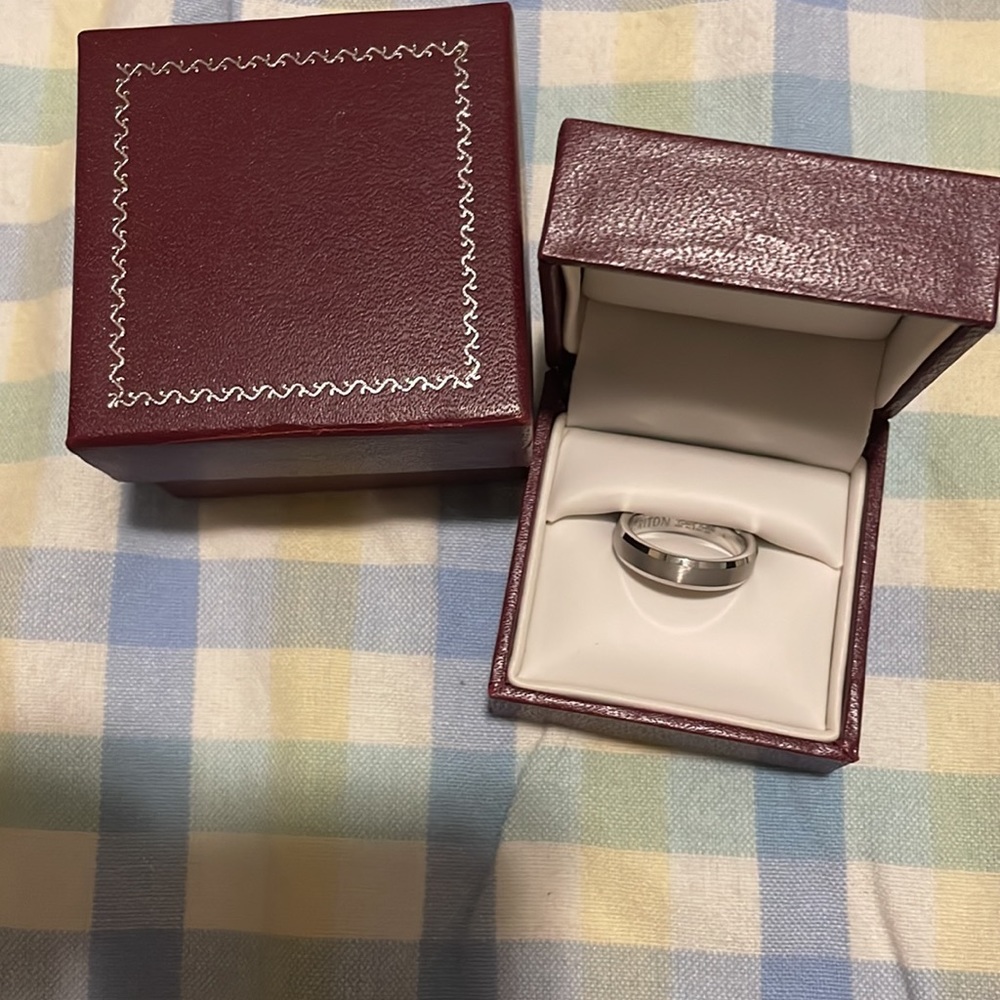 Helzburg Diamonds Triton White Tungsten Carbide 5mm band.